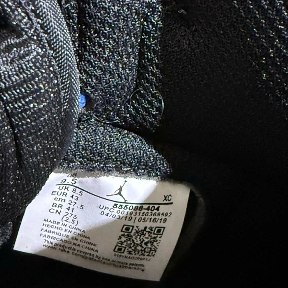 Jordan Men's Black and Blue Sneakers (Replicas) SZ 9.5. Box7 - Picture 6 of 6